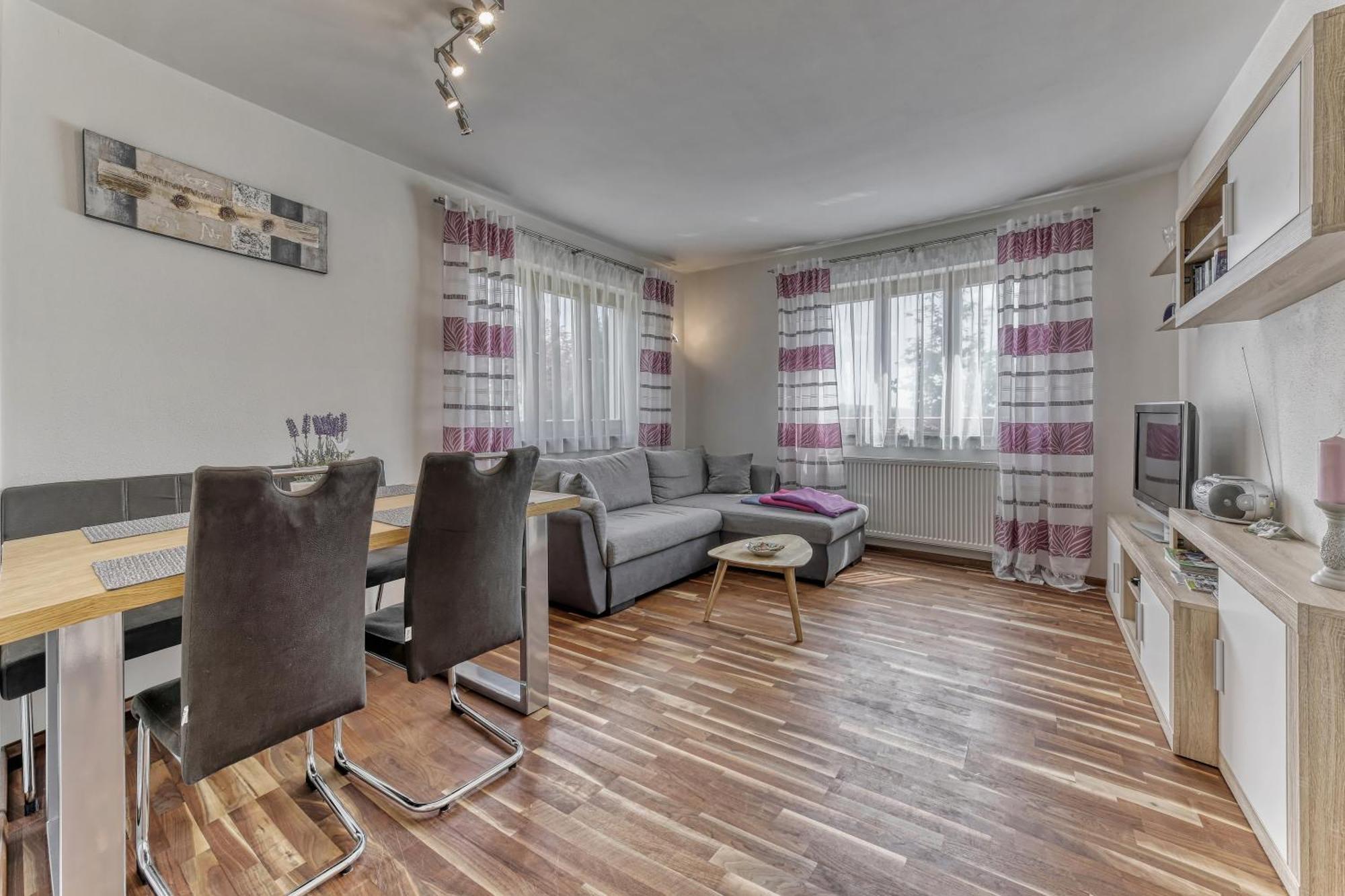 Neukirchen vorm Wald Ferienwohnung Fernblick מראה חיצוני תמונה